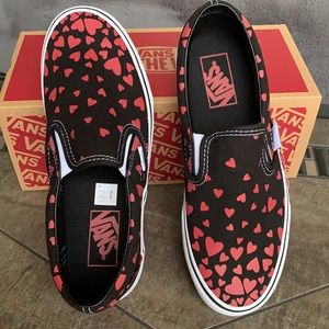VANS CLASSIC SLIP ON VALENTINES HEARTS WMNS